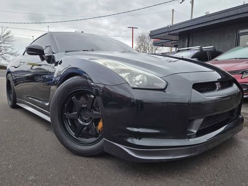 Used 2009 Nissan GT-R Premium image 1