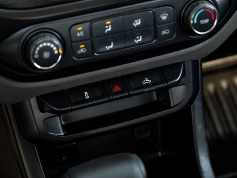 Used 2019 Chevrolet Colorado W/T RWD image 20