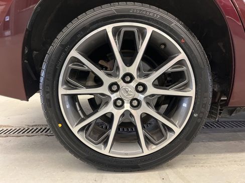 Used 2017 Toyota Corolla SE image 35