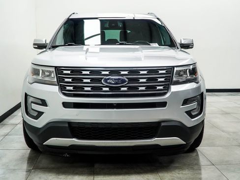 Used 2017 Ford Explorer Limited w/ Equipment Group 301A image 7