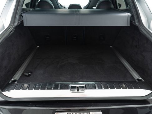 Used 2022 Aston Martin DBX image 19