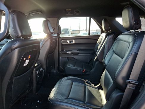 Used 2020 Ford Explorer XLT w/ Equipment Group 202A image 11