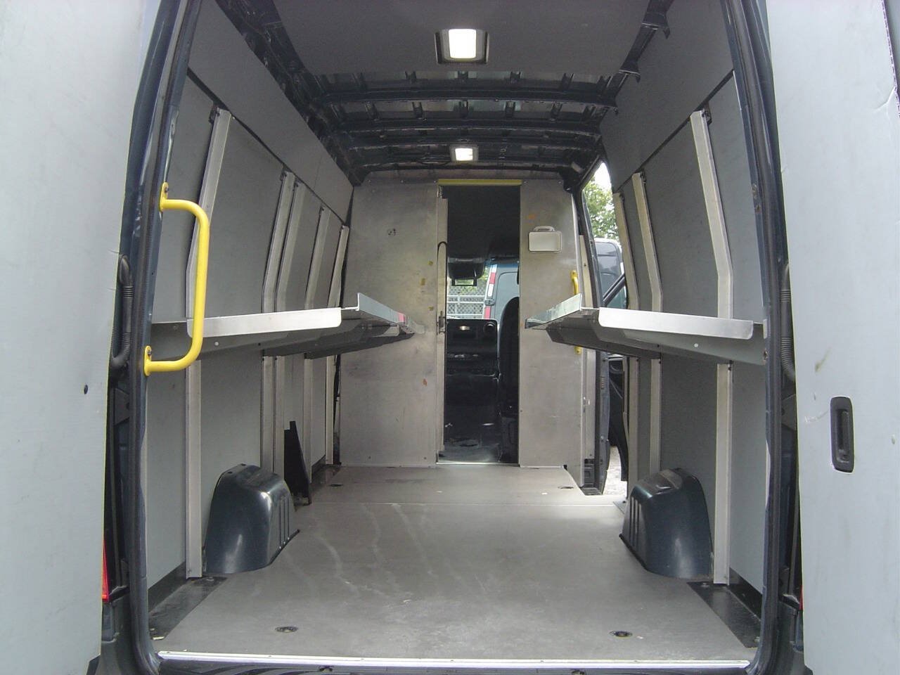 Used 2021 Mercedes-Benz Sprinter 2500 image 10