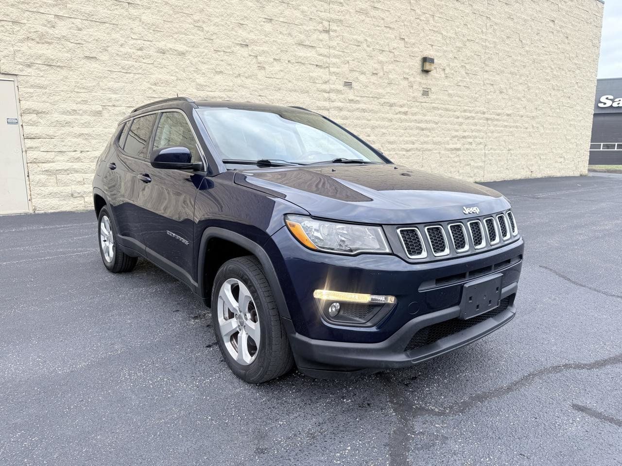 Used 2017 Jeep Compass Latitude w/ Popular Equipment Group AWD/4WD image 7