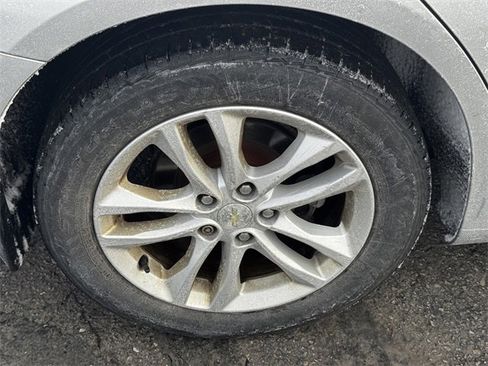 Used 2016 Chevrolet Malibu LT image 12