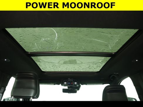 Used 2022 Jeep Grand Cherokee Overland w/ Luxury Tech Group IV image 3