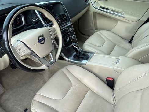 Used 2016 Volvo XC60 T5 Premier image 4