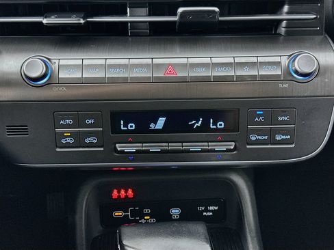 Used 2025 Hyundai Kona SEL FWD image 24
