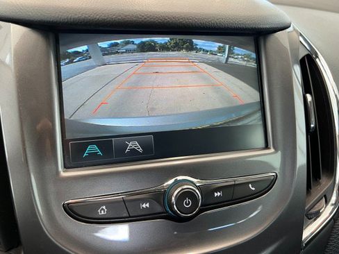Used 2016 Chevrolet Cruze LT FWD image 17