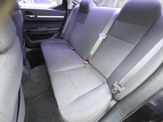 Used 2010 Dodge Charger SE RWD image 20