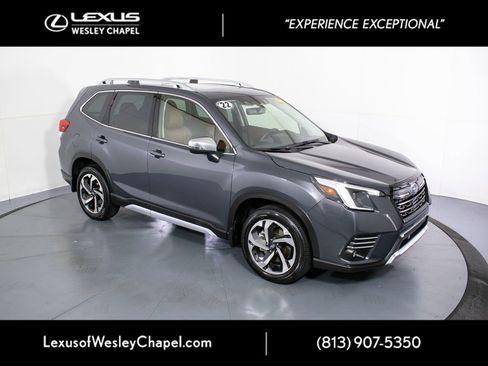 Used 2022 Subaru Forester Touring AWD/4WD image 2
