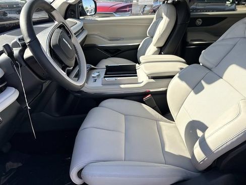 New 2026 Lincoln Navigator Reserve w/ Jet Appearance Package AWD/4WD image 23