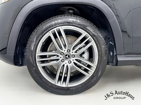 Used 2024 Mercedes-Benz GLS 450 4MATIC image 40