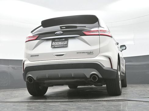 Used 2019 Ford Edge Titanium w/ Cold Weather Package AWD/4WD image 32