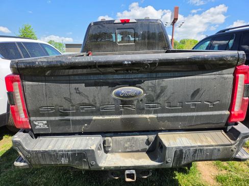 Used 2023 Ford F250 Lariat w/ Sport Appearance Package AWD/4WD image 7