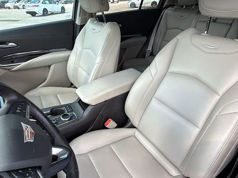 Used 2023 Cadillac XT4 Luxury w/ Cold Weather Package image 14