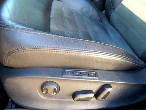 Used 2013 Volkswagen Passat TDI SEL Premium image 9