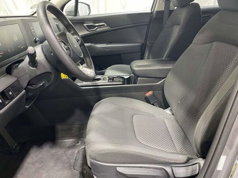 Used 2024 Kia Sportage LX FWD image 17