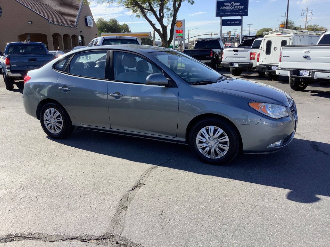 Used 2010 Hyundai Elantra GLS FWD image 8