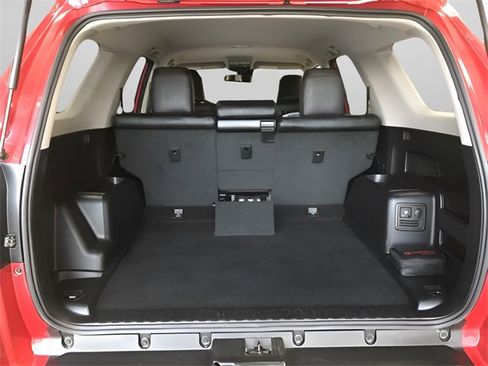 Certified 2024 Toyota 4Runner TRD Off-Road Premium image 5