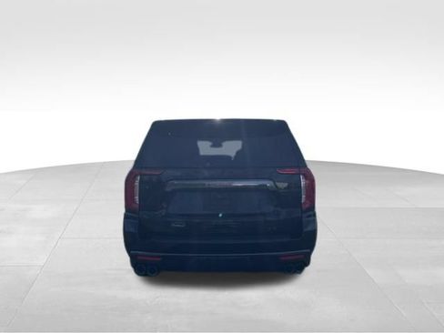 Used 2023 GMC Yukon XL AT4 w/ AT4 Premium Package AWD/4WD image 4