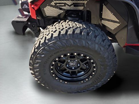 Used 2020 Jeep Gladiator Overland image 34