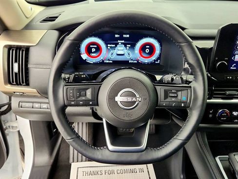 Used 2025 Nissan Pathfinder Platinum AWD/4WD image 14