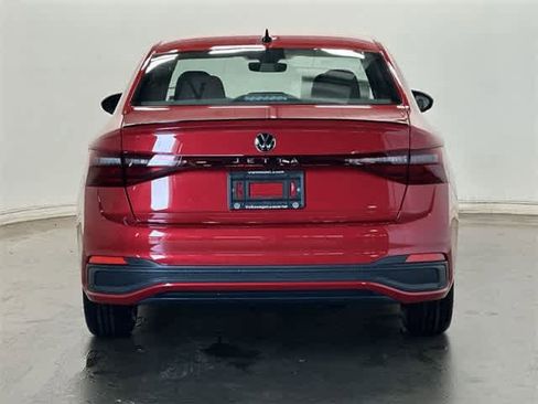 Certified 2025 Volkswagen Jetta Sport image 4