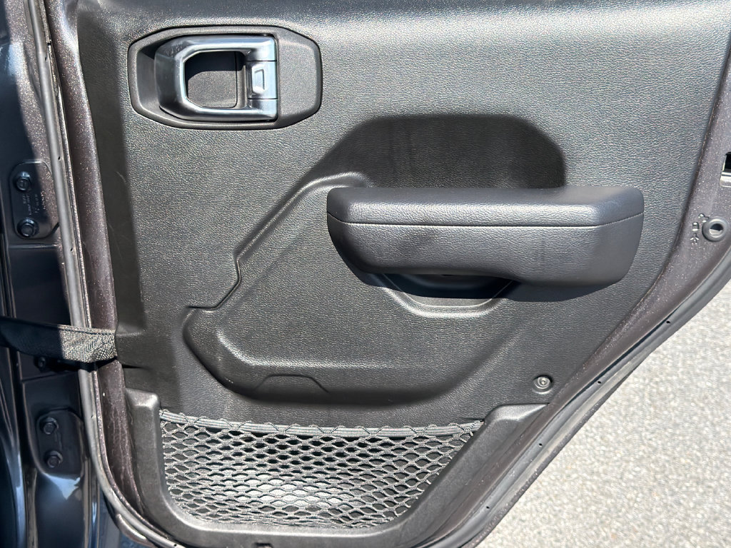 Used 2022 Jeep Wrangler Unlimited Sport AWD/4WD image 16