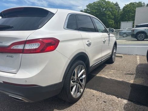 Used 2017 Lincoln MKX Premiere AWD/4WD image 4