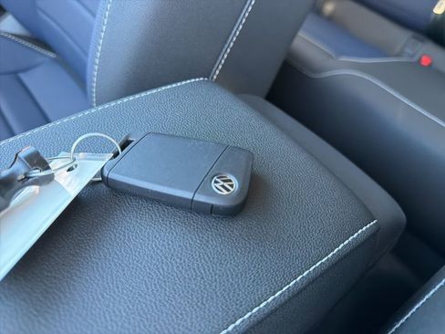 New 2025 Volkswagen Taos SEL image 26