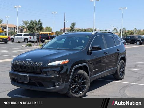 Used 2018 Jeep Cherokee Latitude AWD/4WD image 1