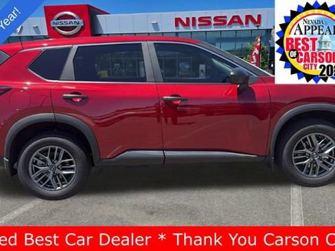 Used 2025 Nissan Rogue S AWD/4WD image 2