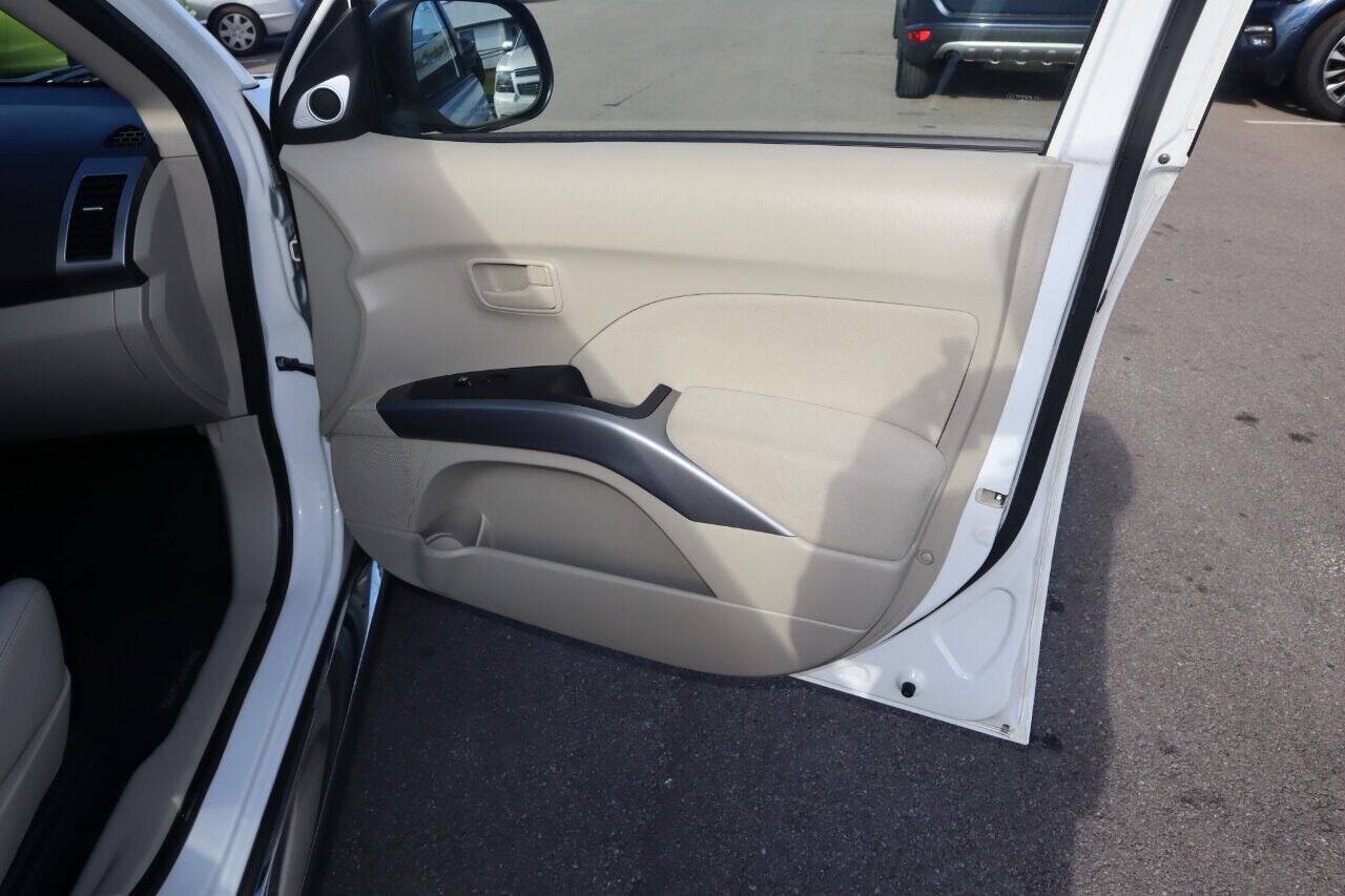 Used 2008 Mitsubishi Outlander SE FWD image 34