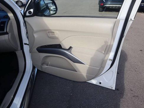 Used 2008 Mitsubishi Outlander SE FWD image 34