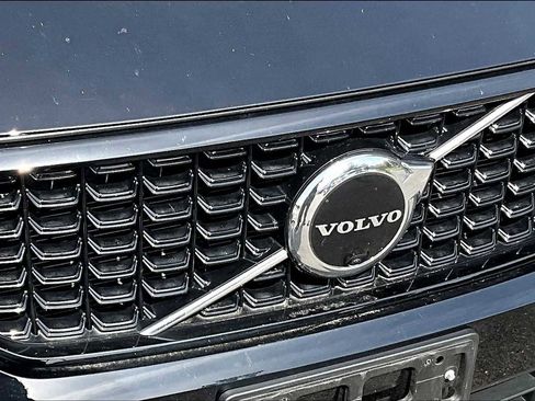 Certified 2023 Volvo XC40 B5 Plus w/ Driver Assist Package image 29