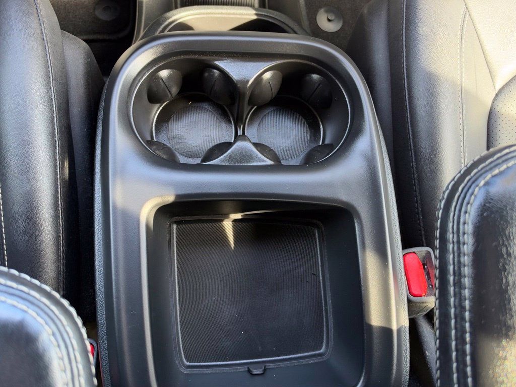 Used 2025 Chrysler Pacifica Select FWD image 30