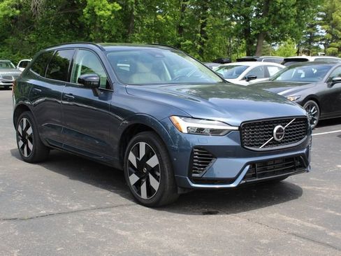 Used 2024 Volvo XC60 T8 Plus w/ Climate Package AWD/4WD image 1
