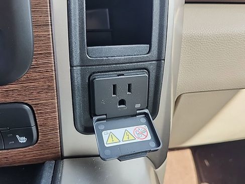 Certified 2016 RAM 1500 Laramie w/ Convenience Group image 9