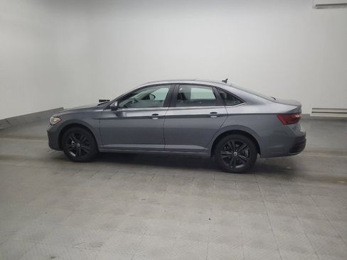Used 2024 Volkswagen Jetta SE FWD image 3