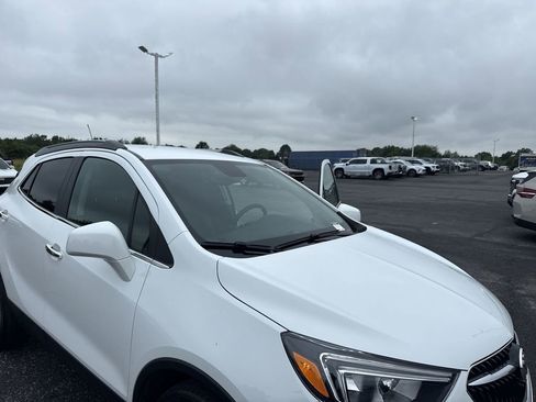 Certified 2022 Buick Encore Preferred w/ Safety Package FWD image 37