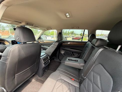 Used 2026 Volkswagen Atlas SE AWD/4WD image 24