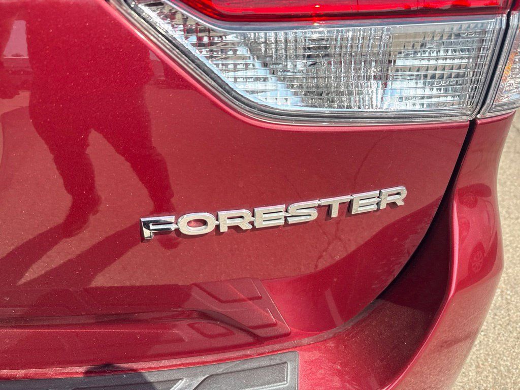 Used 2021 Subaru Forester Limited AWD/4WD image 6