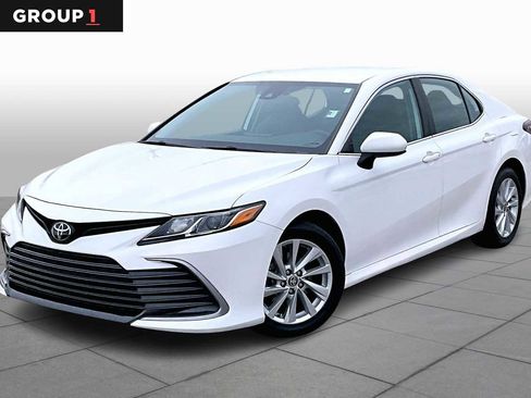 Used 2023 Toyota Camry LE image 1