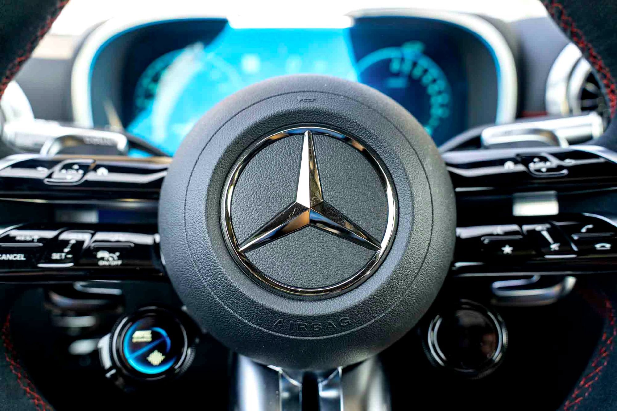 New 2026 Mercedes-Benz SL 63 AMG S e Performance 4MATIC image 12