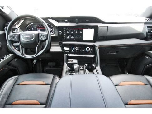 Used 2024 GMC Sierra 1500 AT4 w/ Technology Package AWD/4WD image 8
