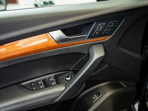 Used 2023 Audi Q5 2.0T Premium Plus w/ Premium Plus Package AWD/4WD image 25