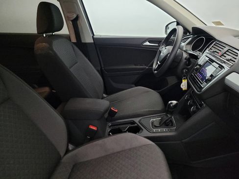 Used 2020 Volkswagen Tiguan S image 21