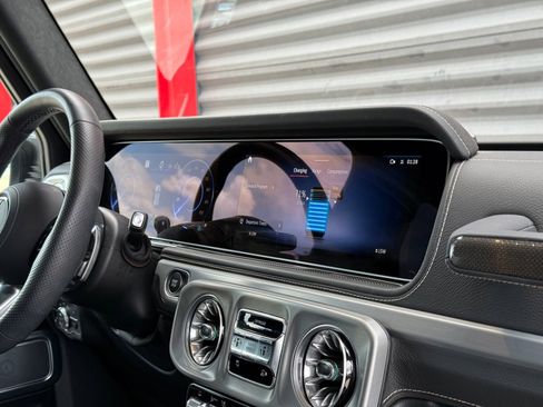 Used 2025 Mercedes-Benz G 580 w/ EQ Technology image 31