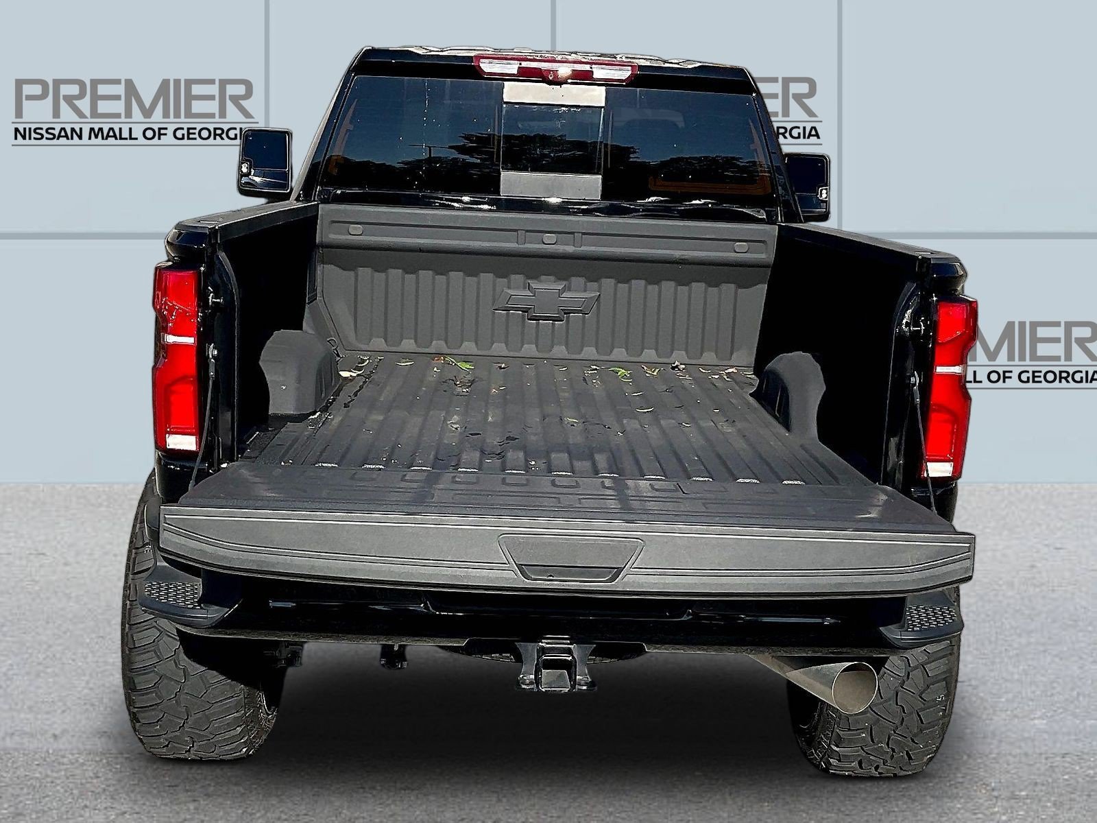 Used 2025 Chevrolet Silverado 2500 High Country w/ Midnight Edition AWD/4WD image 9